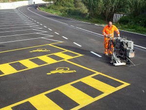 Realizzazione di segnaletica parcheggio e strada